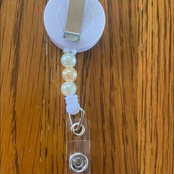 Pearl and Peach Pearl Beaded Interchangeable Badge Reel - Picture 2 of 2